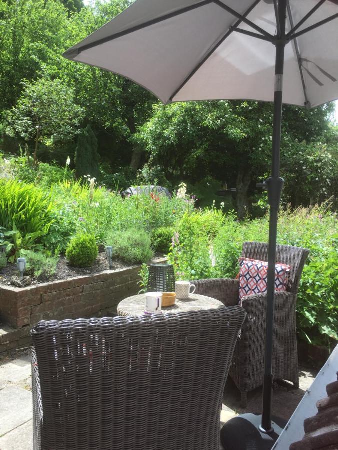 The Grooms Loft Self Contained Apartment Milton Abbas ภายนอก รูปภาพ