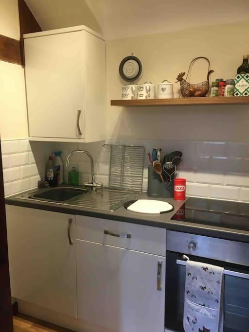 The Grooms Loft Self Contained Apartment Milton Abbas ภายนอก รูปภาพ