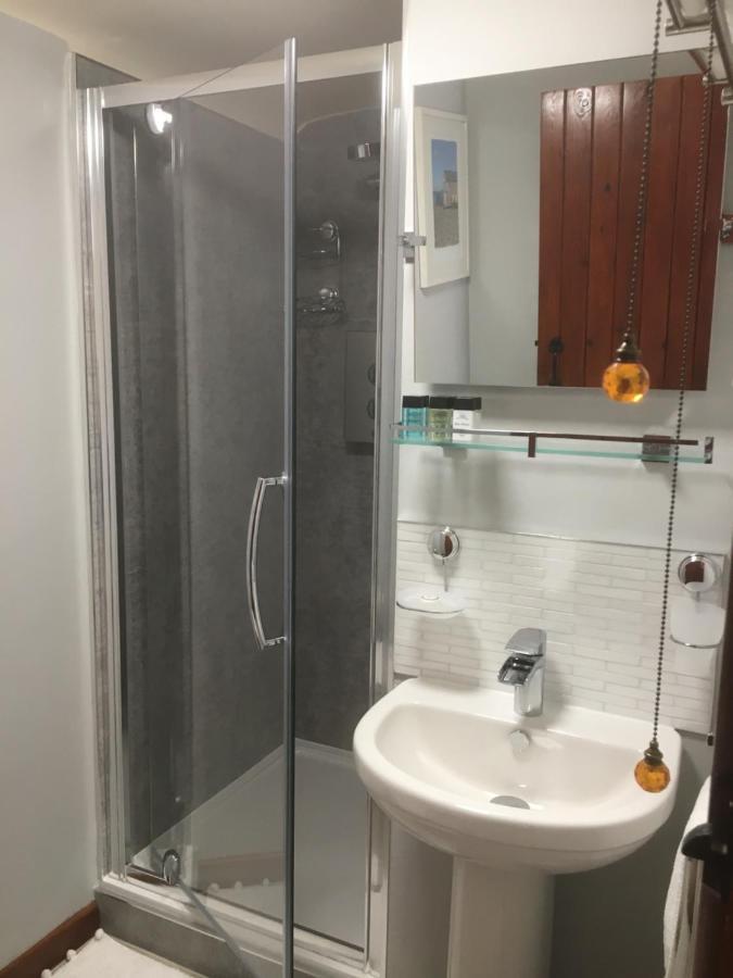 The Grooms Loft Self Contained Apartment Milton Abbas ภายนอก รูปภาพ