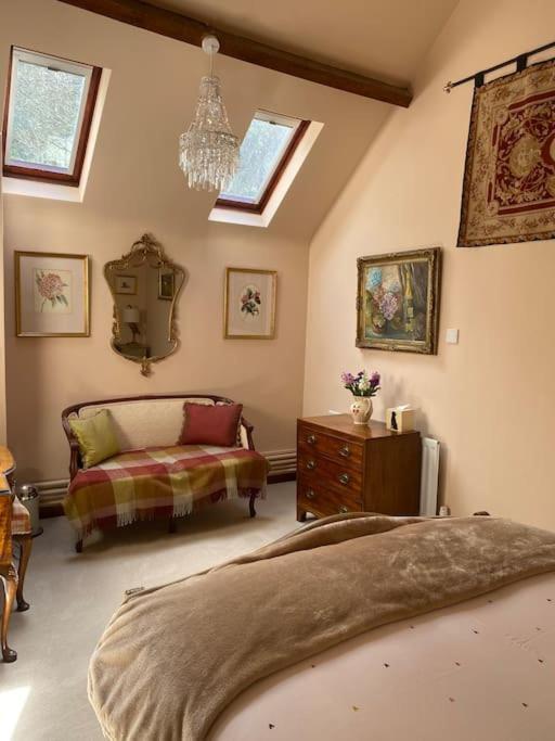 The Grooms Loft Self Contained Apartment Milton Abbas ภายนอก รูปภาพ