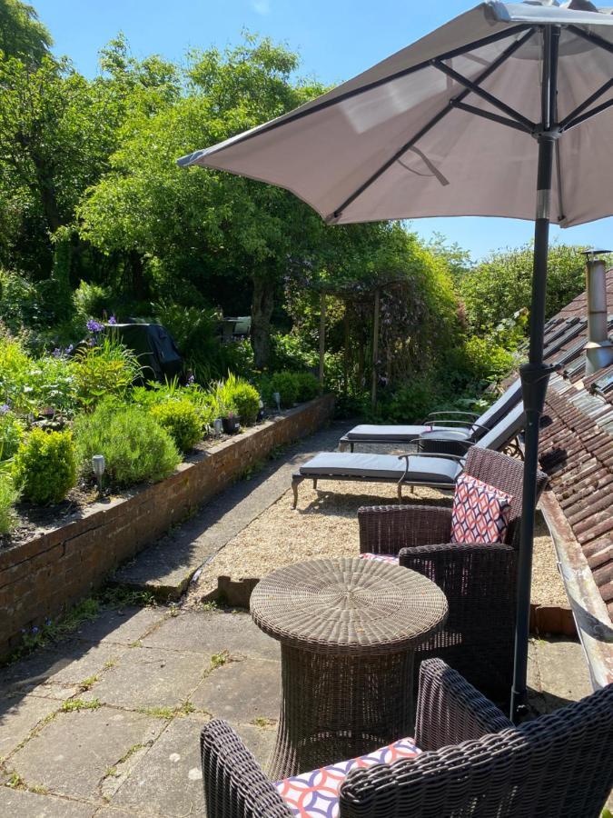 The Grooms Loft Self Contained Apartment Milton Abbas ภายนอก รูปภาพ